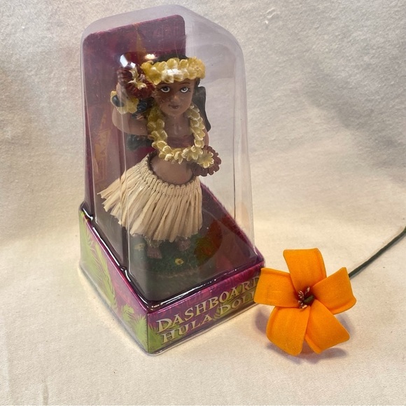 Dashboard hula dancer. Too cute and nostalgic. - Picture 4 of 7